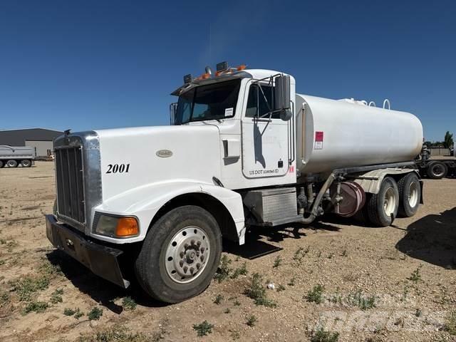 Peterbilt 377 Water bowser
