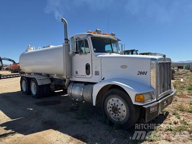 Peterbilt 377 Water bowser
