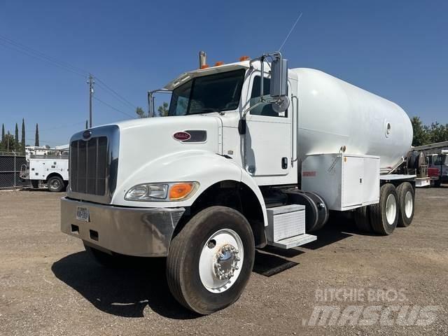 Peterbilt 382 Tanker trucks