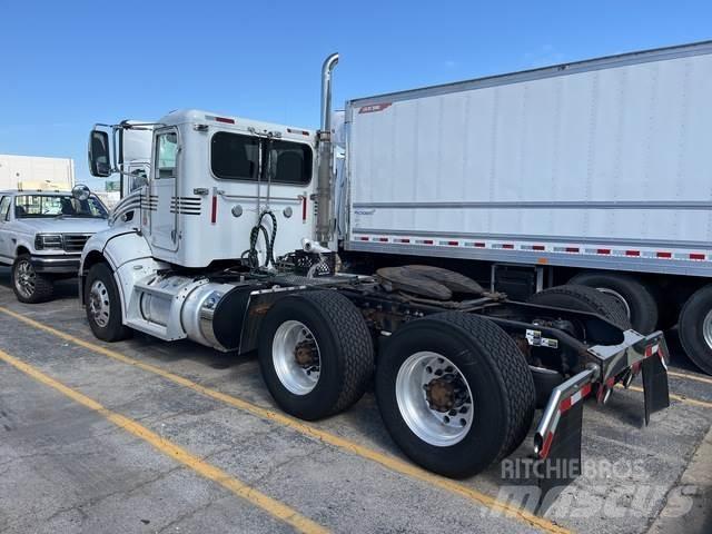 Peterbilt 384 Prime Movers