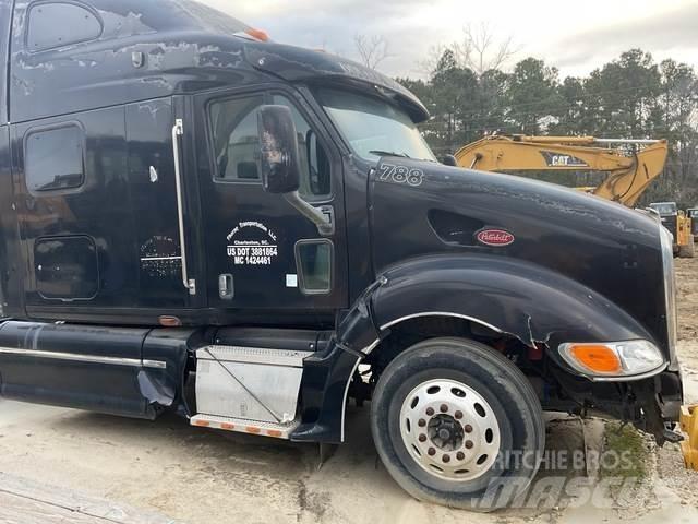 Peterbilt 387 Prime Movers