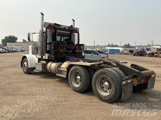 Peterbilt 388 Recovery vehicles
