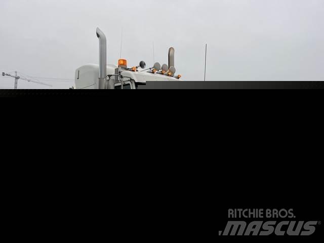 Peterbilt 389 Prime Movers