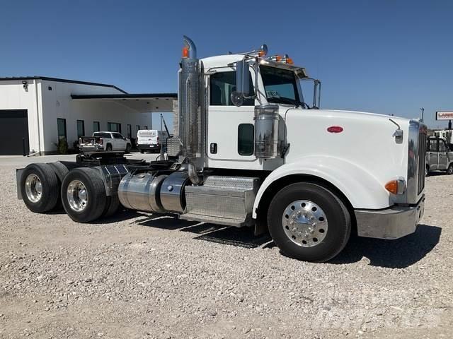 Peterbilt 567 Prime Movers