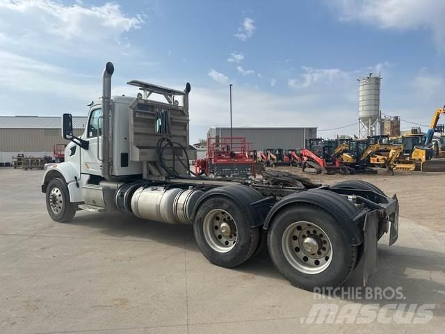 Peterbilt 567 Prime Movers
