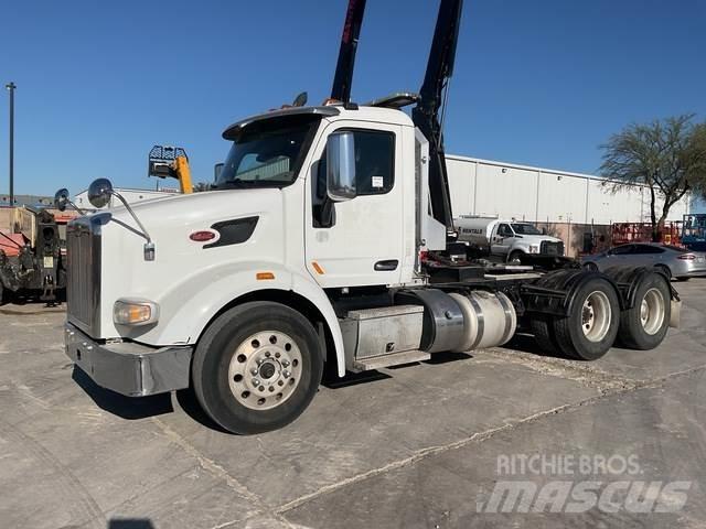 Peterbilt 567 Prime Movers
