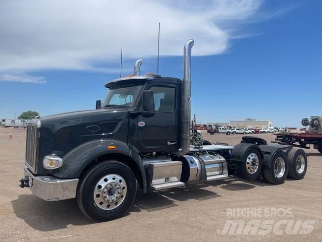 Peterbilt 567 Prime Movers