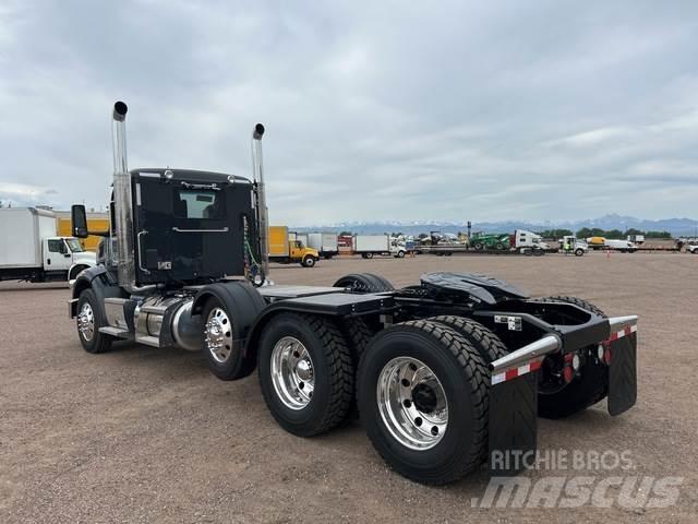 Peterbilt 567 Prime Movers