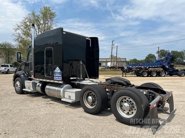 Peterbilt 579 Prime Movers