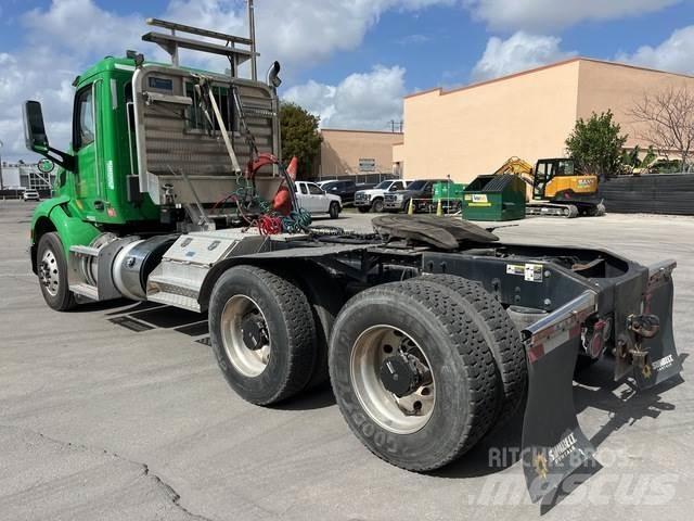 Peterbilt 579 Prime Movers