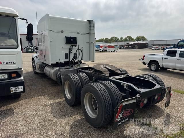 Peterbilt 579 Prime Movers