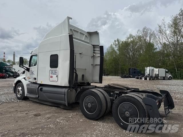Peterbilt 579 Prime Movers