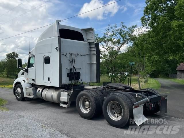 Peterbilt 579 Prime Movers