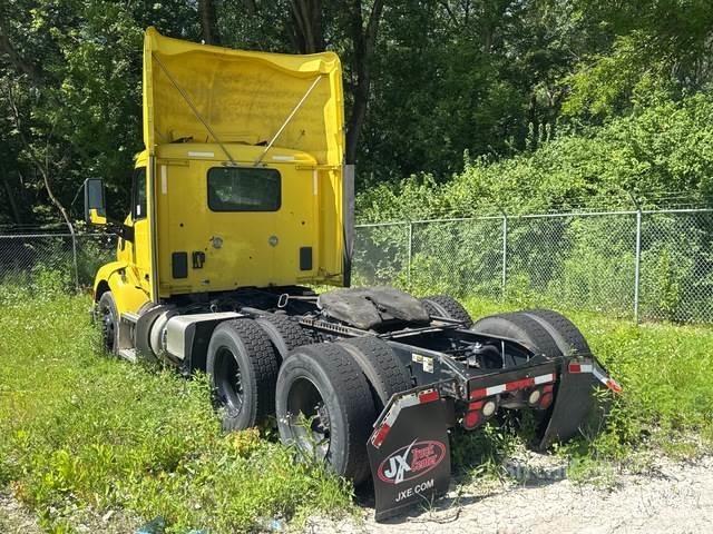 Peterbilt 579 Prime Movers