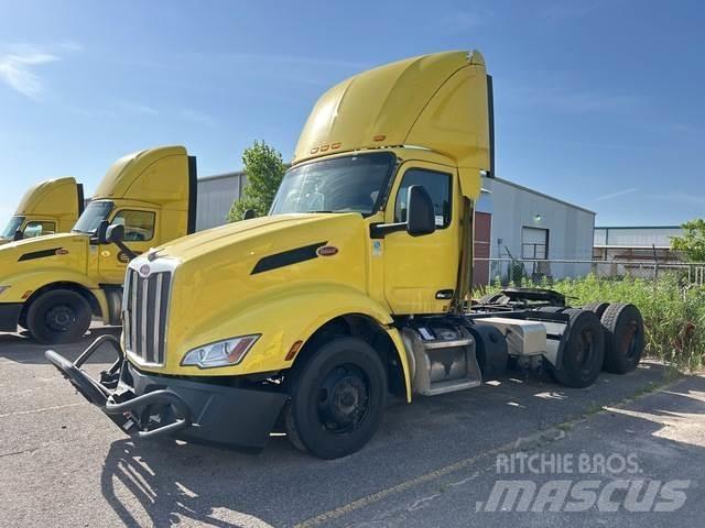 Peterbilt 579 Prime Movers