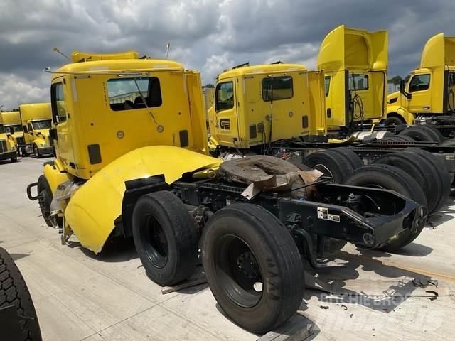 Peterbilt 579 Prime Movers