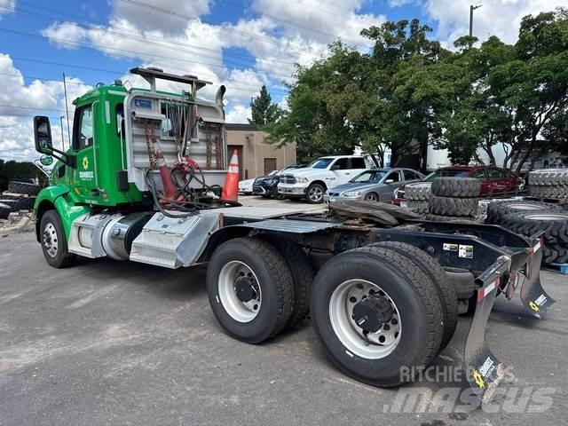 Peterbilt 579 Prime Movers