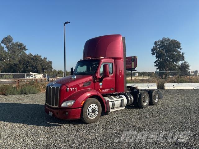 Peterbilt 579 Prime Movers