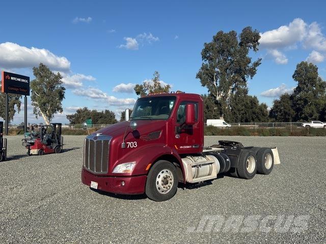 Peterbilt 579 Prime Movers