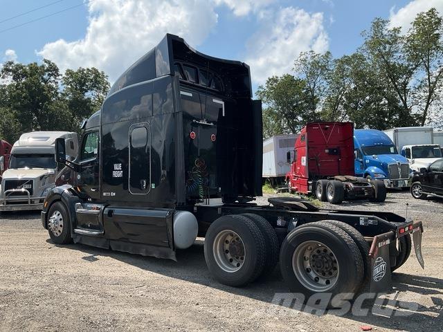 Peterbilt 579 Prime Movers