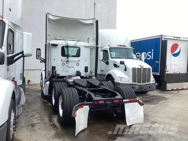 Peterbilt M579 Prime Movers