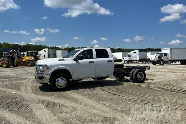 RAM 3500 Cabins and interior