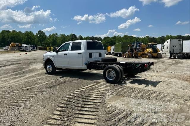 RAM 3500 Cabins and interior