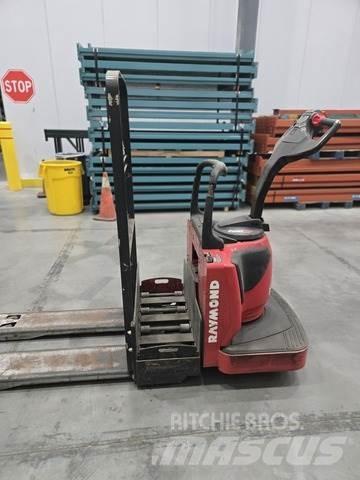 Raymond 8410 Hand pallet truck
