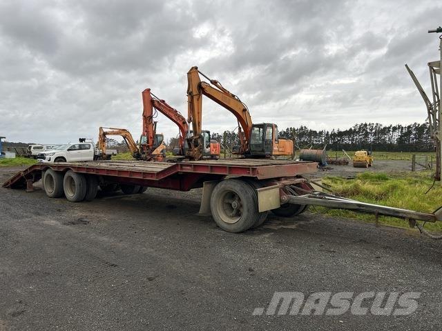 Roadrunner  Flatbed/Dropside trailers