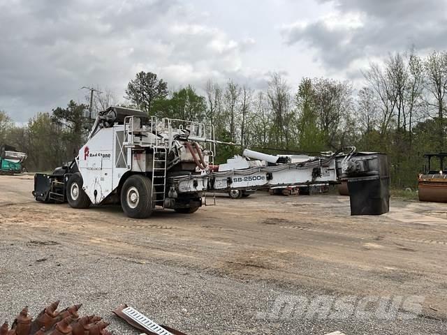 Roadtec 2500E Material transport vehicles