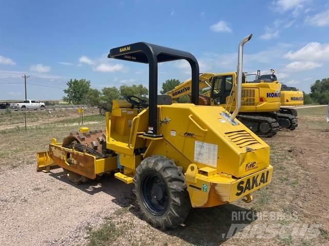 Sakai SV204T Single drum rollers