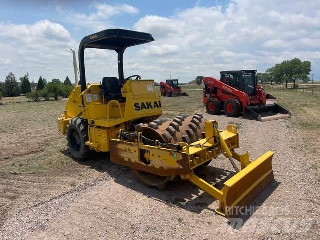 Sakai SV204T Single drum rollers