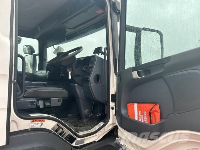 Scania P250 Crawler excavators