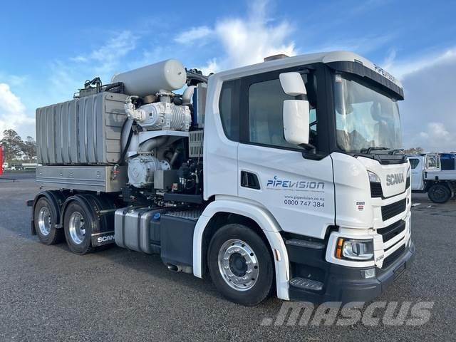 Scania P360 Crawler excavators
