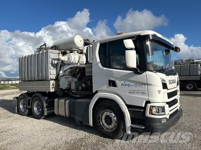 Scania P360 Crawler excavators