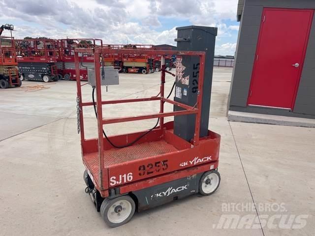 SkyJack SJ16 Used Personnel lifts and access elevators