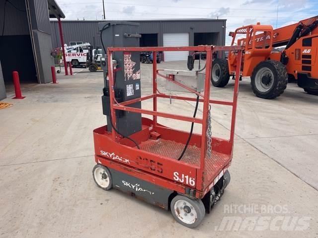 SkyJack SJ16 Used Personnel lifts and access elevators