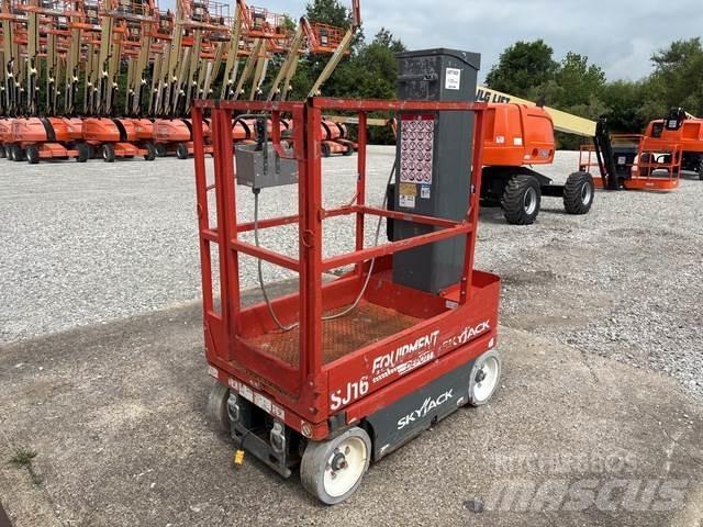 SkyJack SJ16 Used Personnel lifts and access elevators