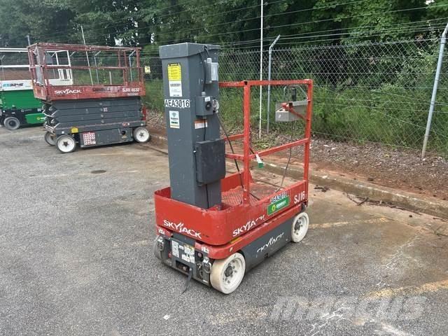 SkyJack SJ16 Used Personnel lifts and access elevators