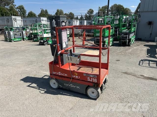 SkyJack SJ16 Used Personnel lifts and access elevators
