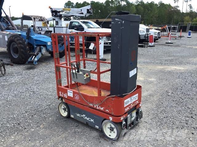 SkyJack SJ16 Used Personnel lifts and access elevators