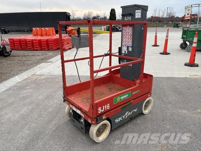 SkyJack SJ16 Used Personnel lifts and access elevators