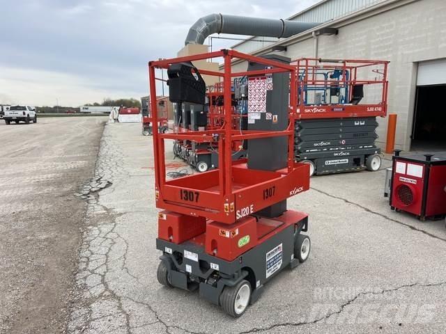 SkyJack SJ20E Used Personnel lifts and access elevators
