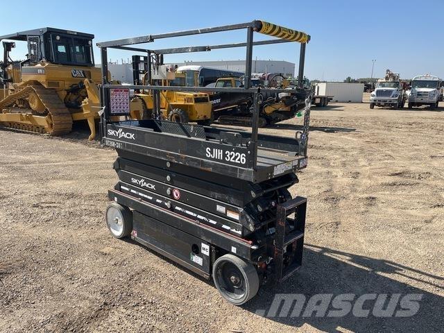 SkyJack SJ3226 Scissor lifts