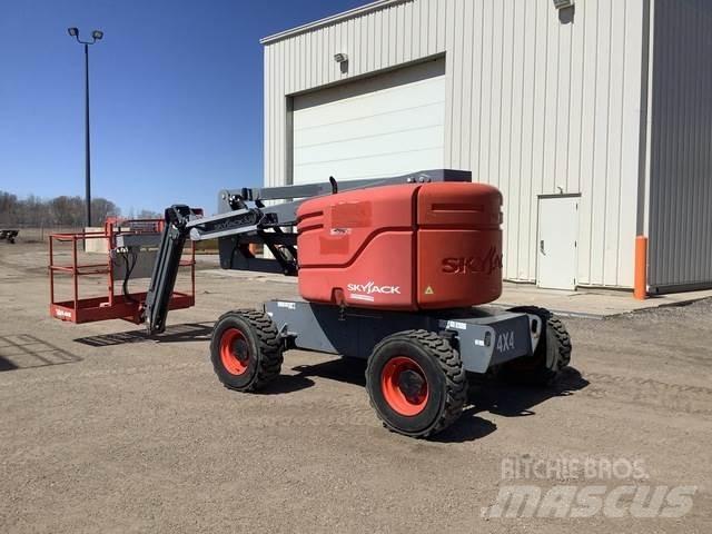 SkyJack SJ46AJ Articulated boom lifts