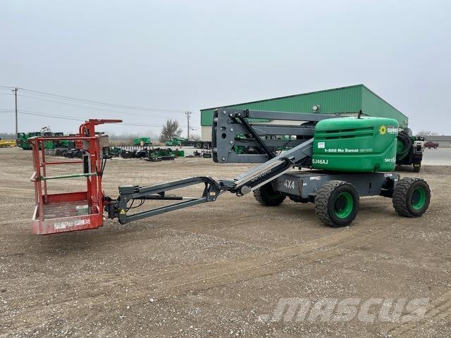 SkyJack SJ46AJ Articulated boom lifts