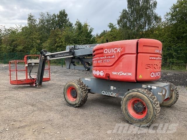 SkyJack SJ51AJ Articulated boom lifts