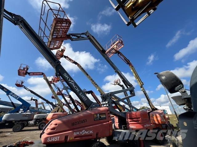 SkyJack SJ63AJ Articulated boom lifts