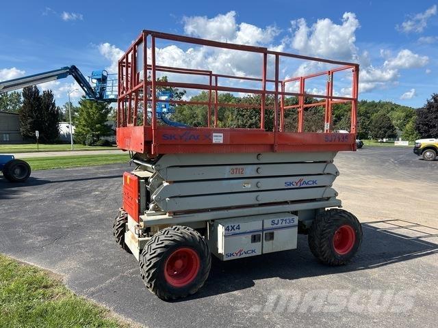 SkyJack SJ7135 Scissor lifts