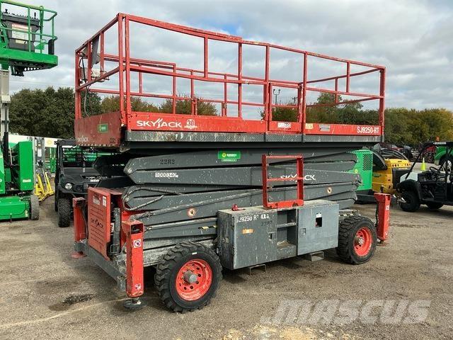 SkyJack SJ9250 Scissor lifts